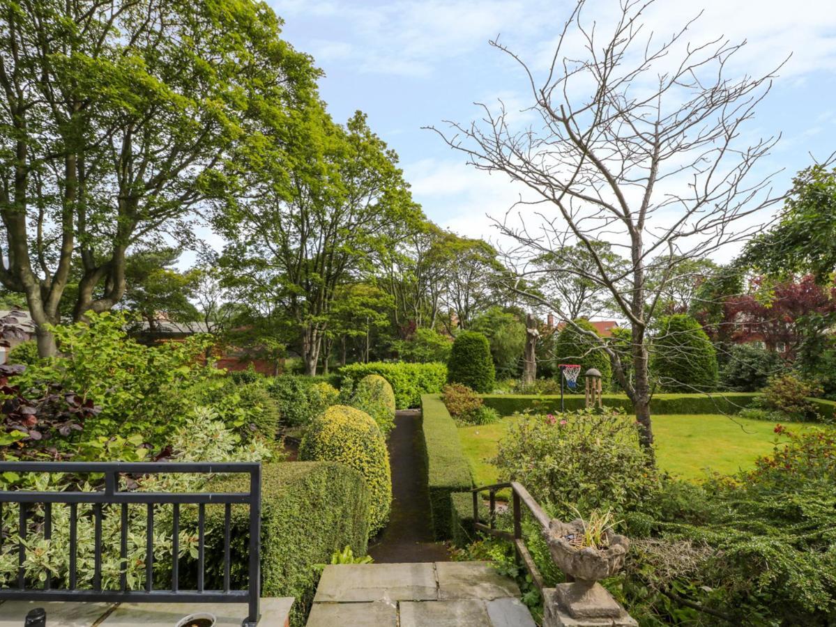 The Manor House Scarborough Exterior foto